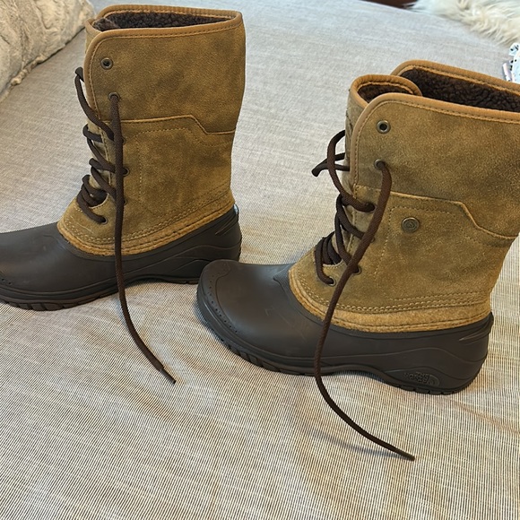 North face fleece lined boots - Picture 3 of 13